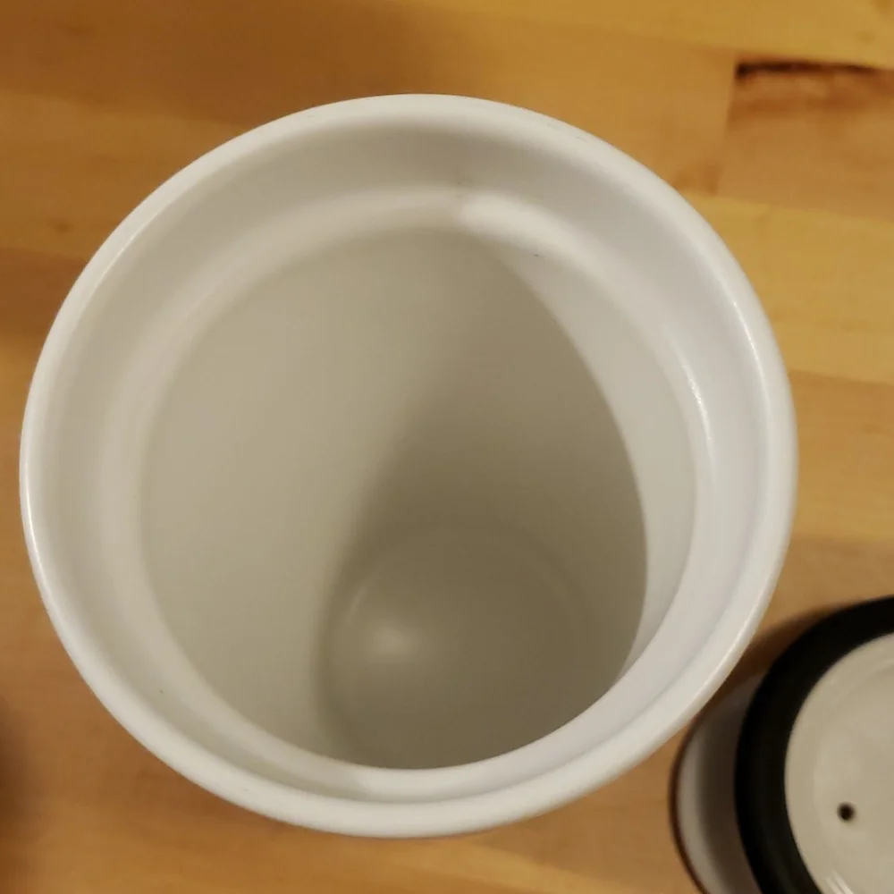 2016 Starbucks Black/White 12fl oz w/lid‎